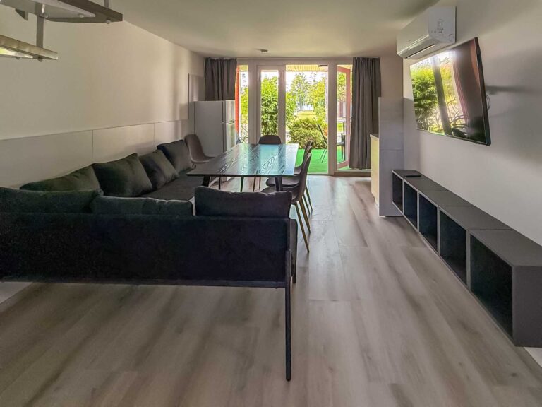 kemping apartman Balaton Rosa Plus nappali Aranypart Camping