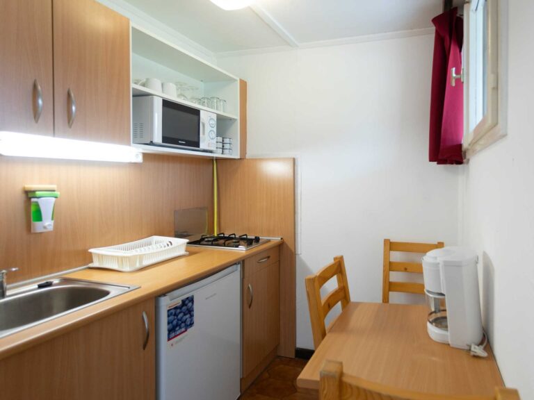 apartmanok Balaton Carmen konyha Aranypart Camping & Apartments