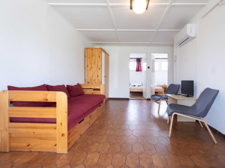 apartmanok Balaton Carmen nappali Aranypart Camping & Apartments