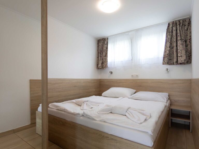 apartmanok Balaton Carmen Plus hálószoba Aranypart Camping & Apartments
