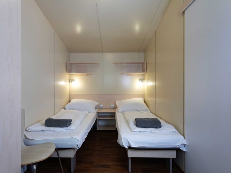 apartmanok Balaton Eurocomfort hálószoba Aranypart Camping & Apartments