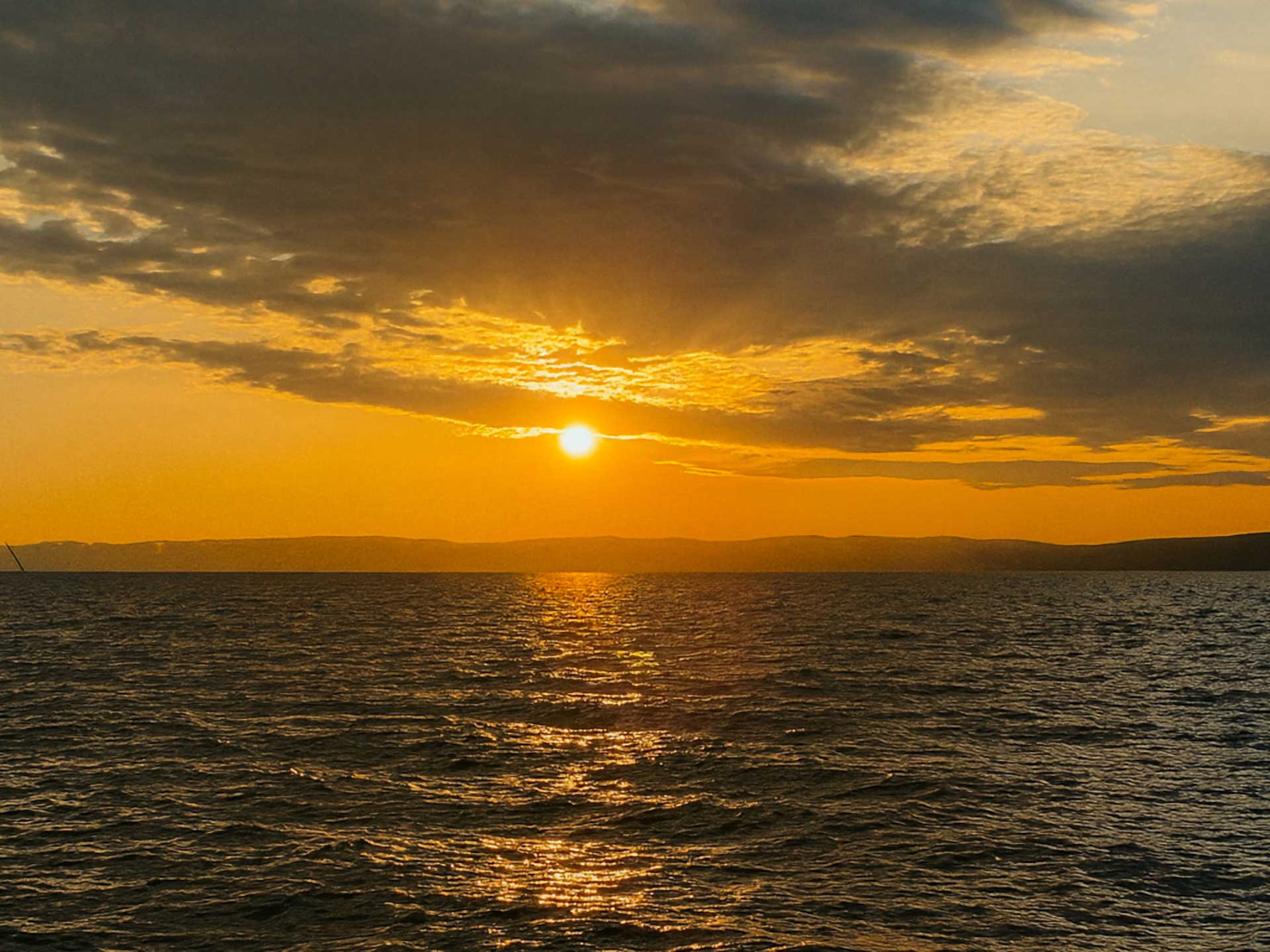 Hogyan tölt fel egy balatoni nyaralás? A változás az, amit magaddal viszel! 3 balatoni nyaralás Siófok Aranypart teraszos apartman Beach House apartman