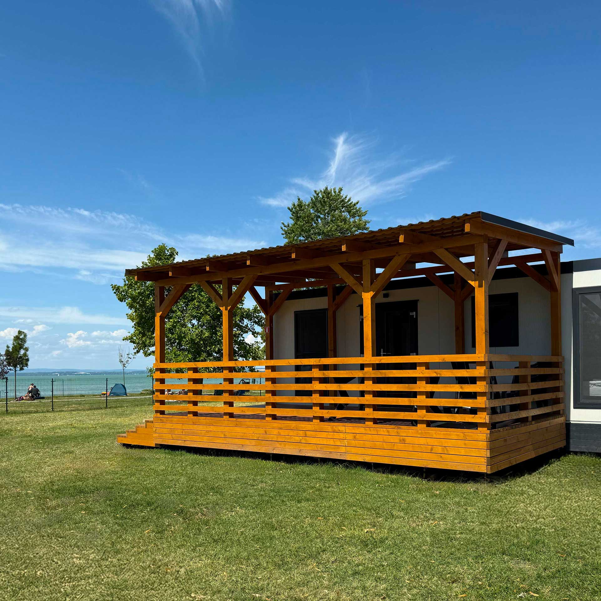 Balaton Aranypart Camping szálllás apartman sátor hely lakókocsi parcella