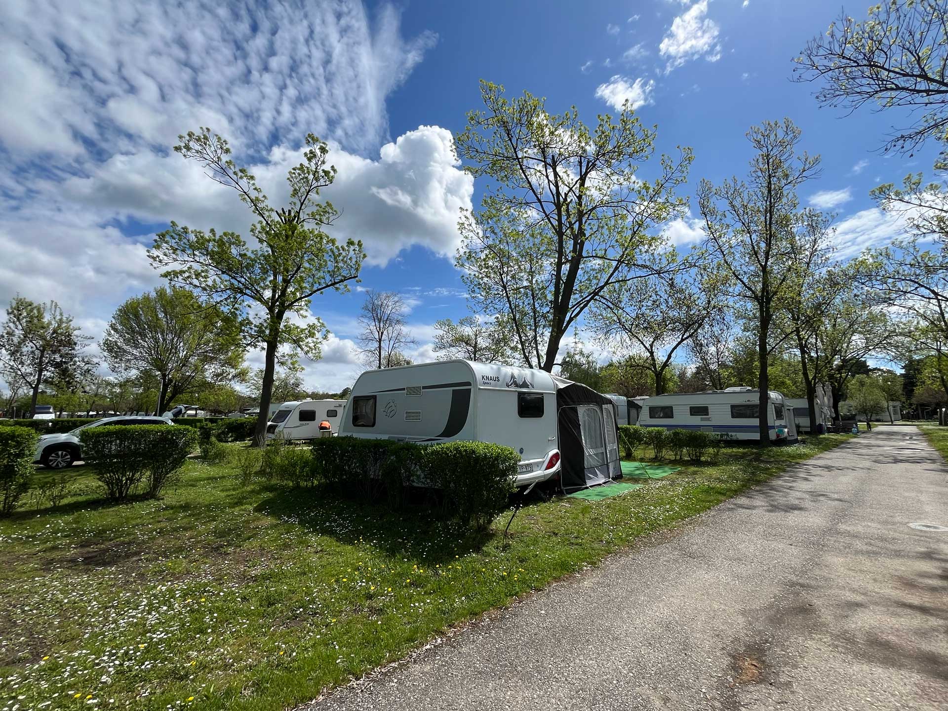 3 felejthetetlen hosszú hétvége a Balatonnál 11 kemping Siófok lakókocsi lakóautó Balaton Aranypart Camping & Apartments