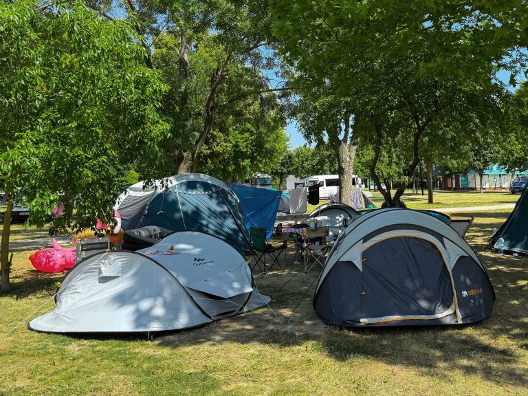 normal satorhely sátor Balaton part Aranypart kemping