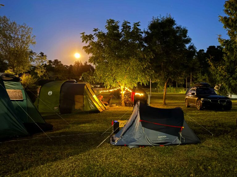 last minute nyaralás sátor sátorhely Balaton Aranypart kemping apartman