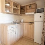 Kalandok utószezonban 6 mobilház mobil ház Aranypart Camping Siófok Carmen Plusz üdülőház konyha