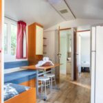 A mobilház balatoni mini otthon 13 mobilház mobil ház Aranypart Camping Siófok suncool nappali