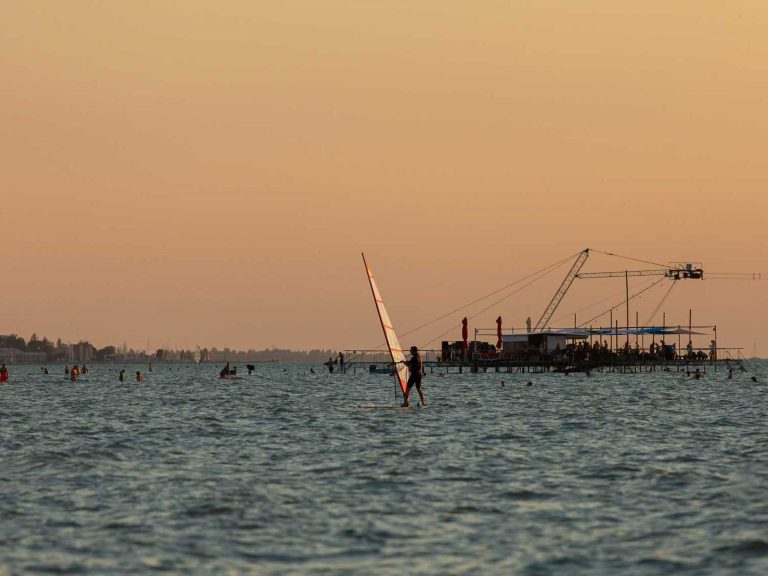 strand szabadstrand Siófok Balaton Aranypart Bamboo Sziget wakeboard