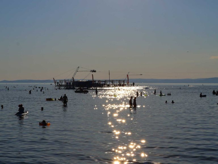 strand szabadstrand Siófok Balaton Aranypart Bamboo Sziget wakeboard